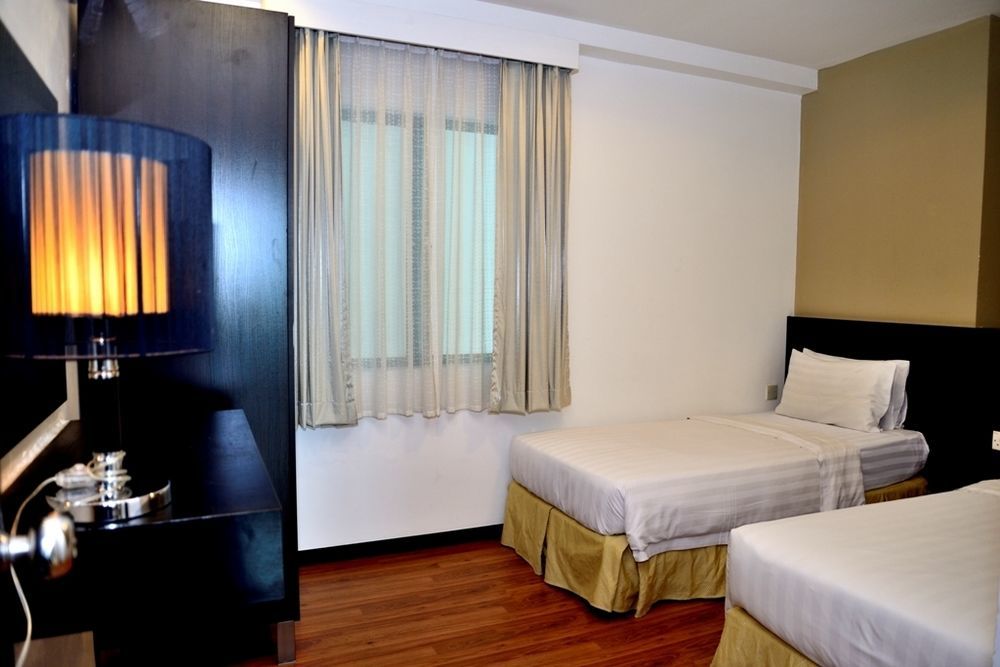Likas Square Apartment Hotel Kota Kinabalu Exterior photo