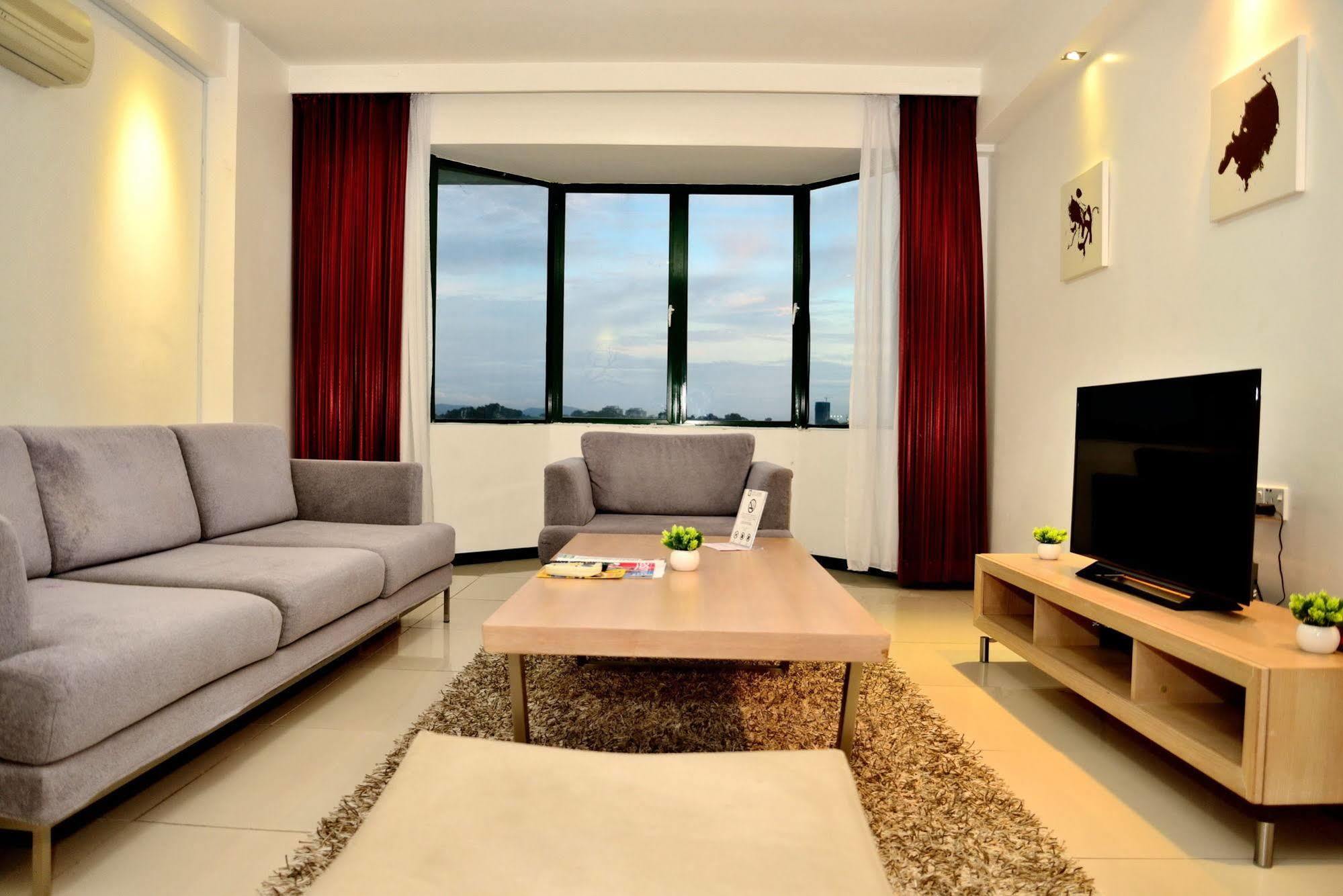 Likas Square Apartment Hotel Kota Kinabalu Exterior photo