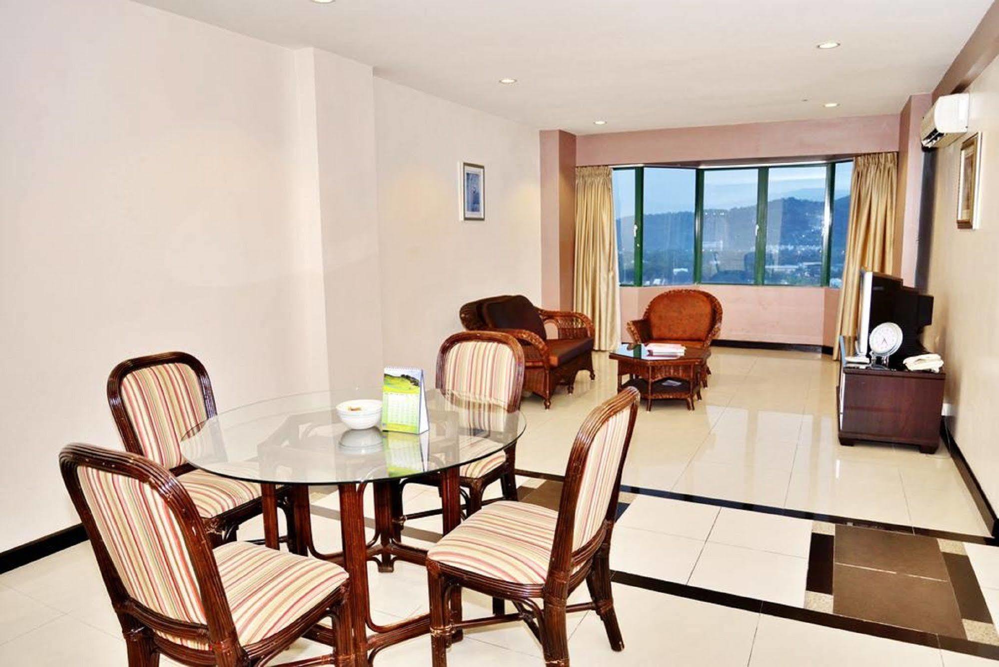 Likas Square Apartment Hotel Kota Kinabalu Exterior photo