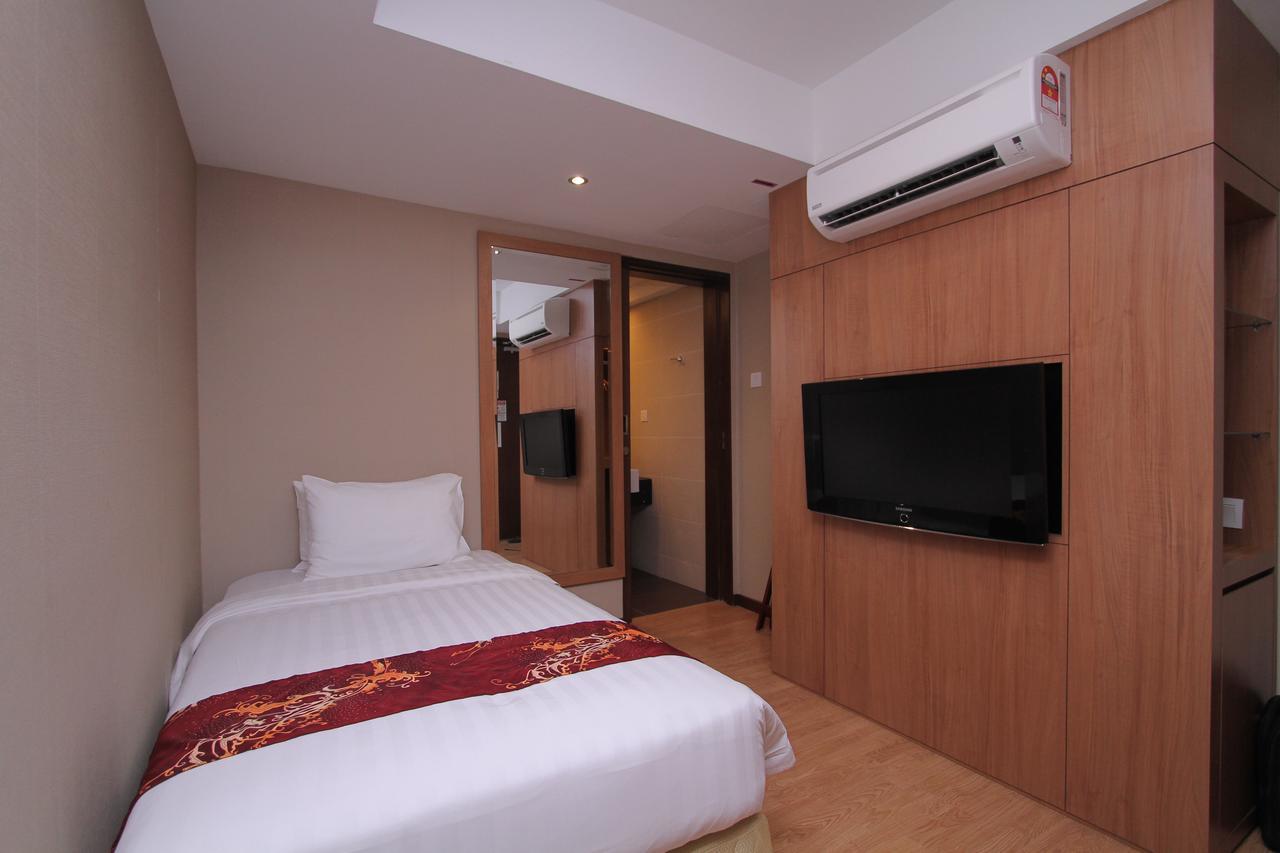 Likas Square Apartment Hotel Kota Kinabalu Exterior photo